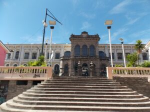 El  colegio espejo